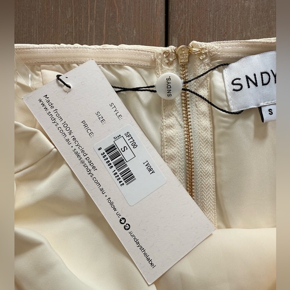 Ivory Strapless Top - Picture 4 of 5